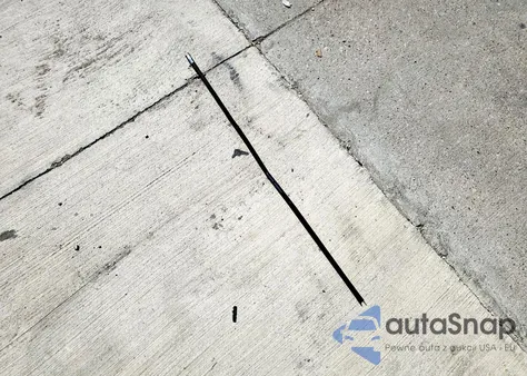 2001 Buick Century Custom z USA, uszkodzony, nr VIN 2G4WS52J011175695